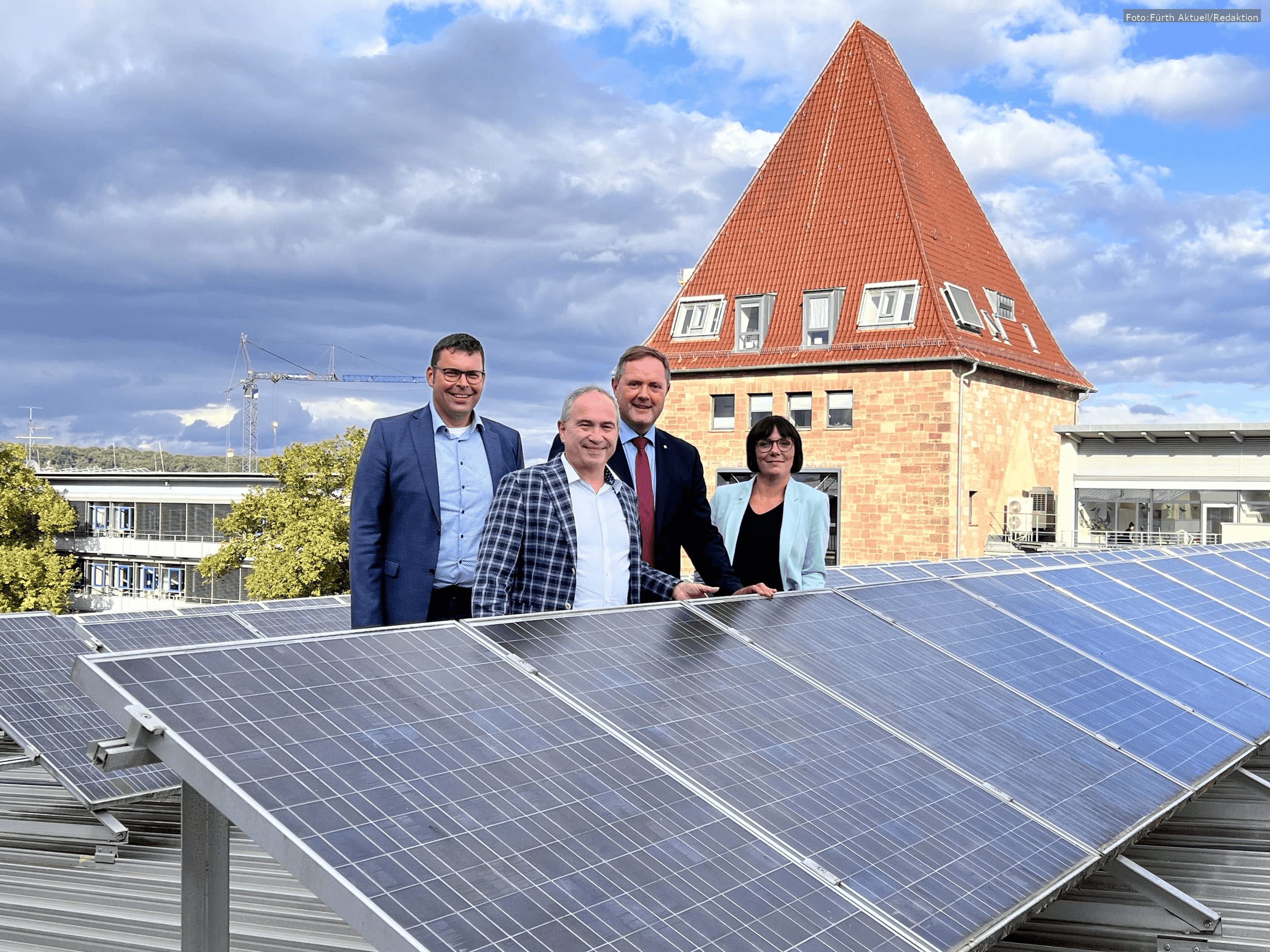Sechs Projekte stehen bereits in den Startlöchern: Photovoltaikanlagen sollen unter anderem auf dem Wertstoffzentrum in Leichendorf, der Realschule Zirndorf sowie der Mehrzweckhalle in Wachendorf errichtet werden.
