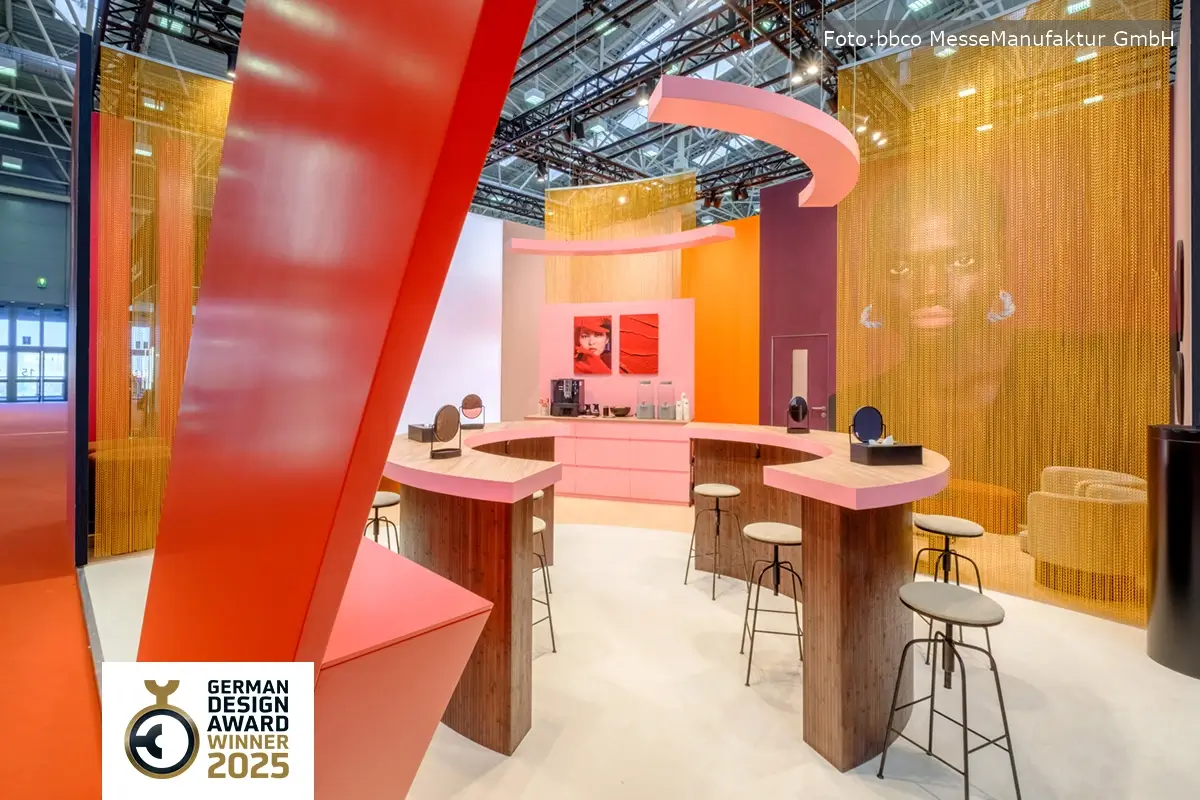 Die bbco MesseManufaktur GmbH aus Veitsbronn wurde für ihr Messestand-Design mit dem German Design Award 2025 ausgezeichnet.