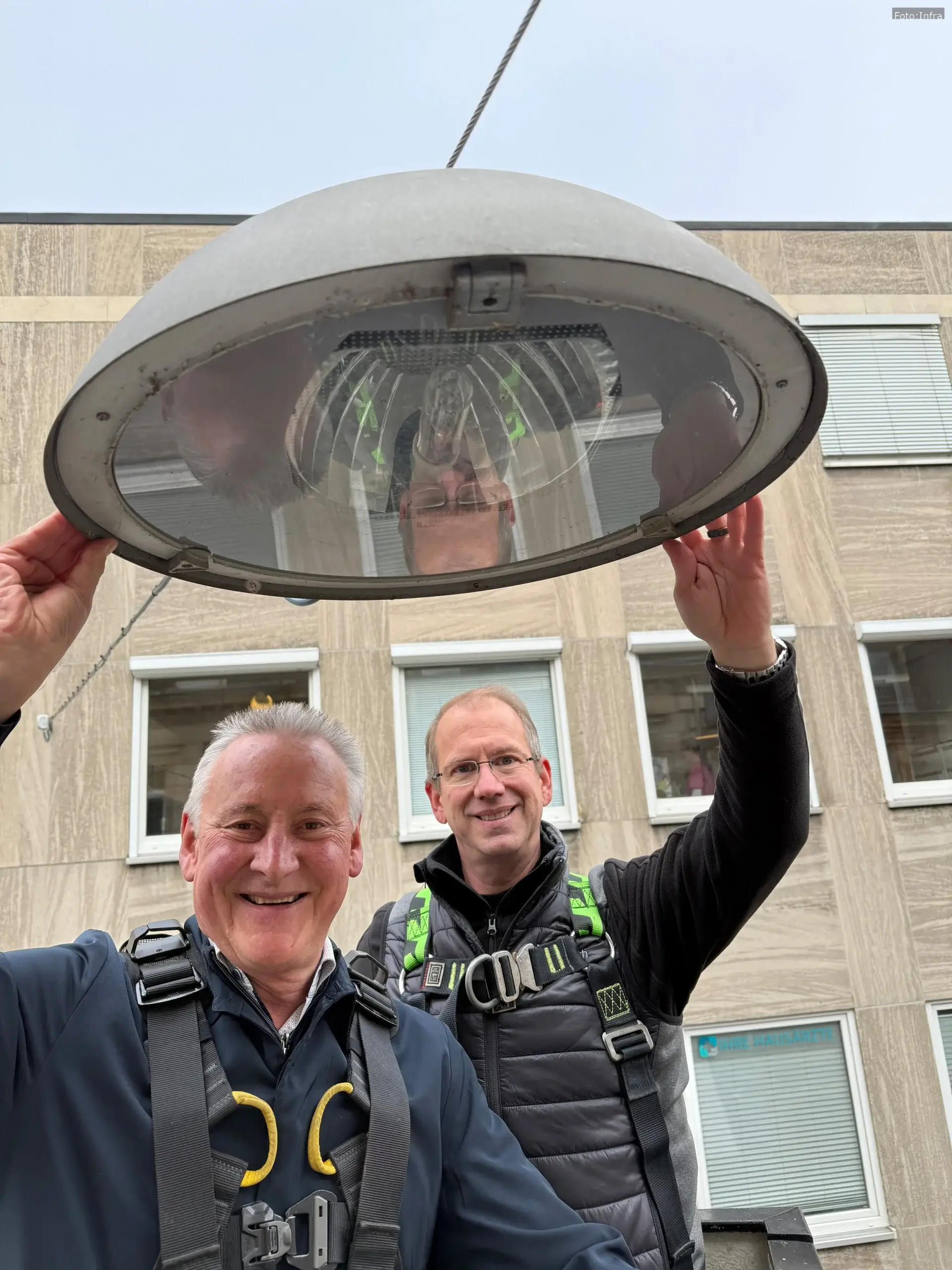 Fürth leuchtet sparsam: Moderne LED-Straßenlampen ersetzen alte Leuchtmittel und senken den Energieverbrauch drastisch.