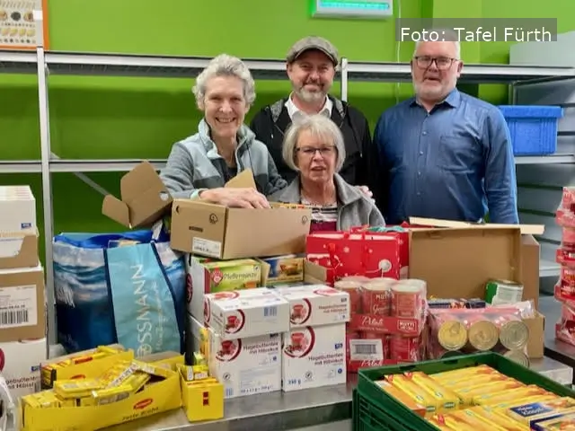 Lebensmittel-Tüten mit Herz: Rekord-Spendenaktion zugunsten der Tafel Fürth begeistert.