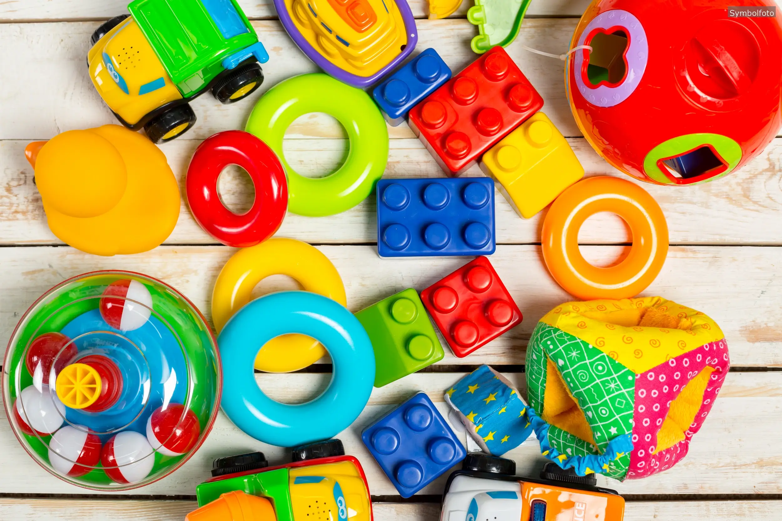 Bunter Spielzeug-Flohmarkt im FLAiR Fürth: Ein Paradies für kleine und große Schatzsucher.