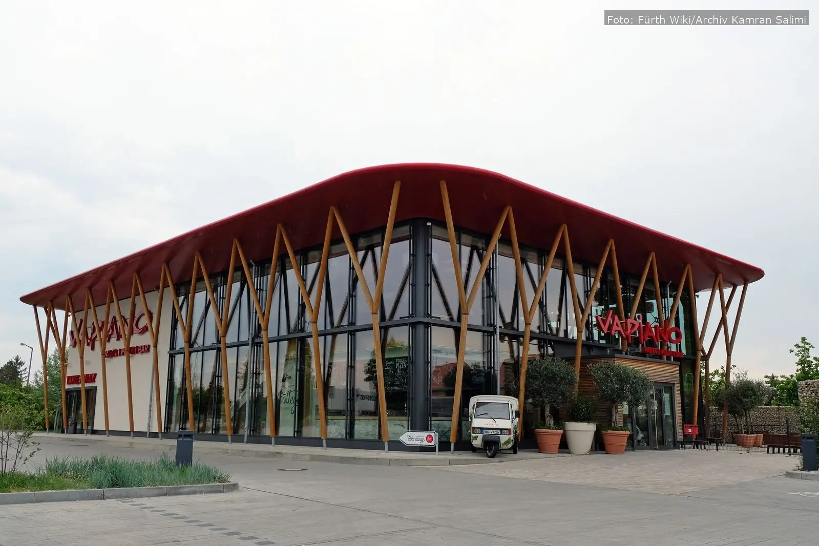 Während sich die Zukunft des Golfparks konkretisiert, sorgt die geplante Versetzung des Vapiano-Gebäudes für Aufsehen.