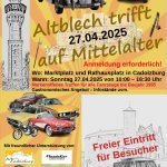 Auf dem Marktplatz in Cadolzburg treffen glänzende Oldtimer auf faszinierende Mittelalterkostüme.