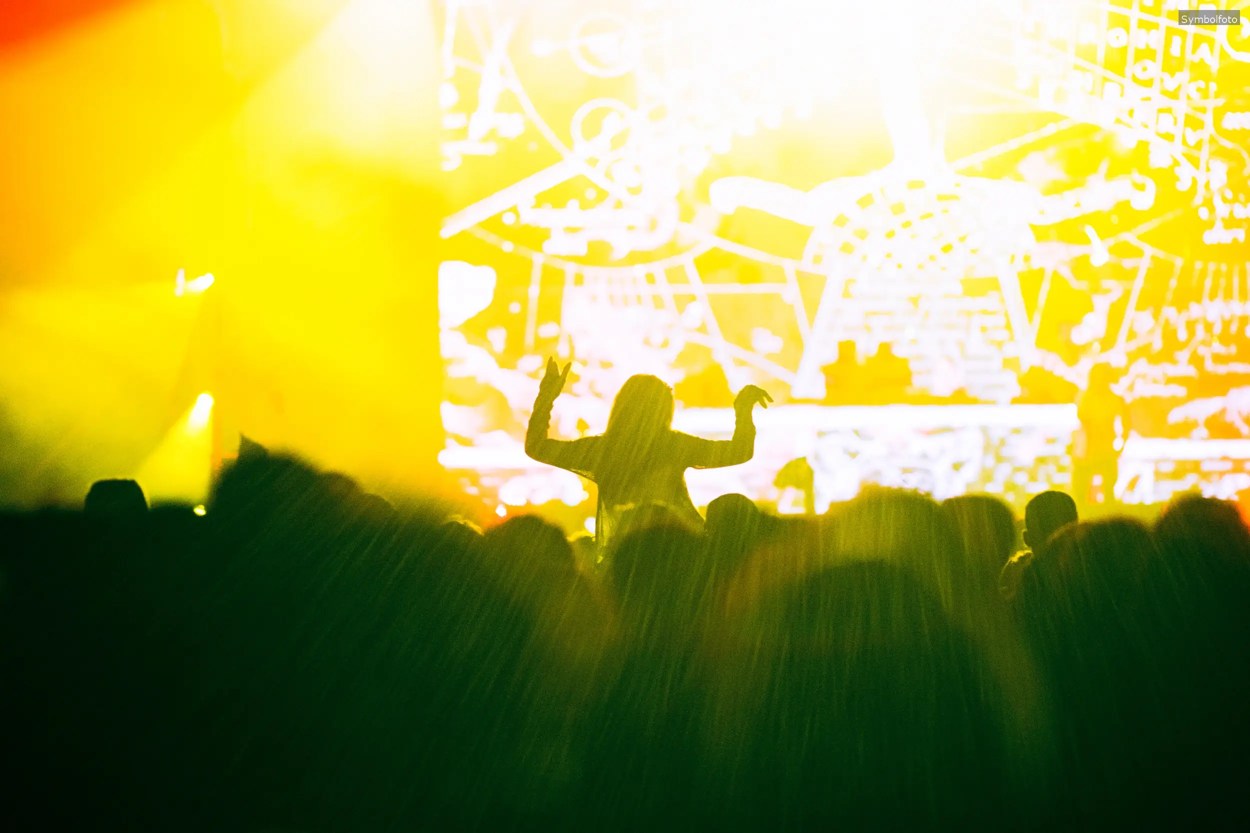 Wenn der Jugendclub zum Festivalgelände wird: „Spring Break Stadeln Open Air“ bringt elektronische Beats nach Fürth