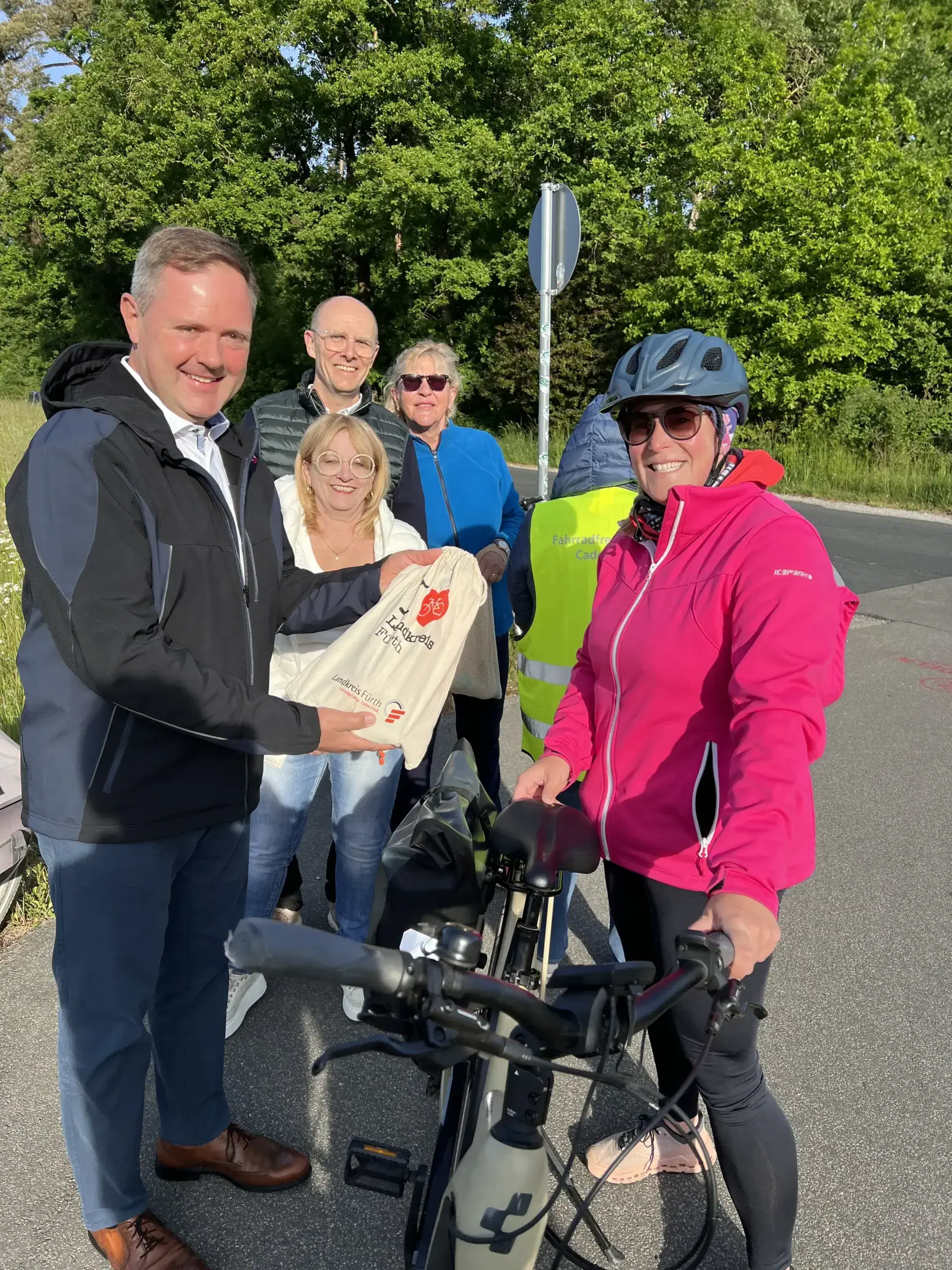 Radfahrer im Landkreis Fürth erhielten ein gesundes Frühstück als Anreiz für umweltfreundliche Mobilität.