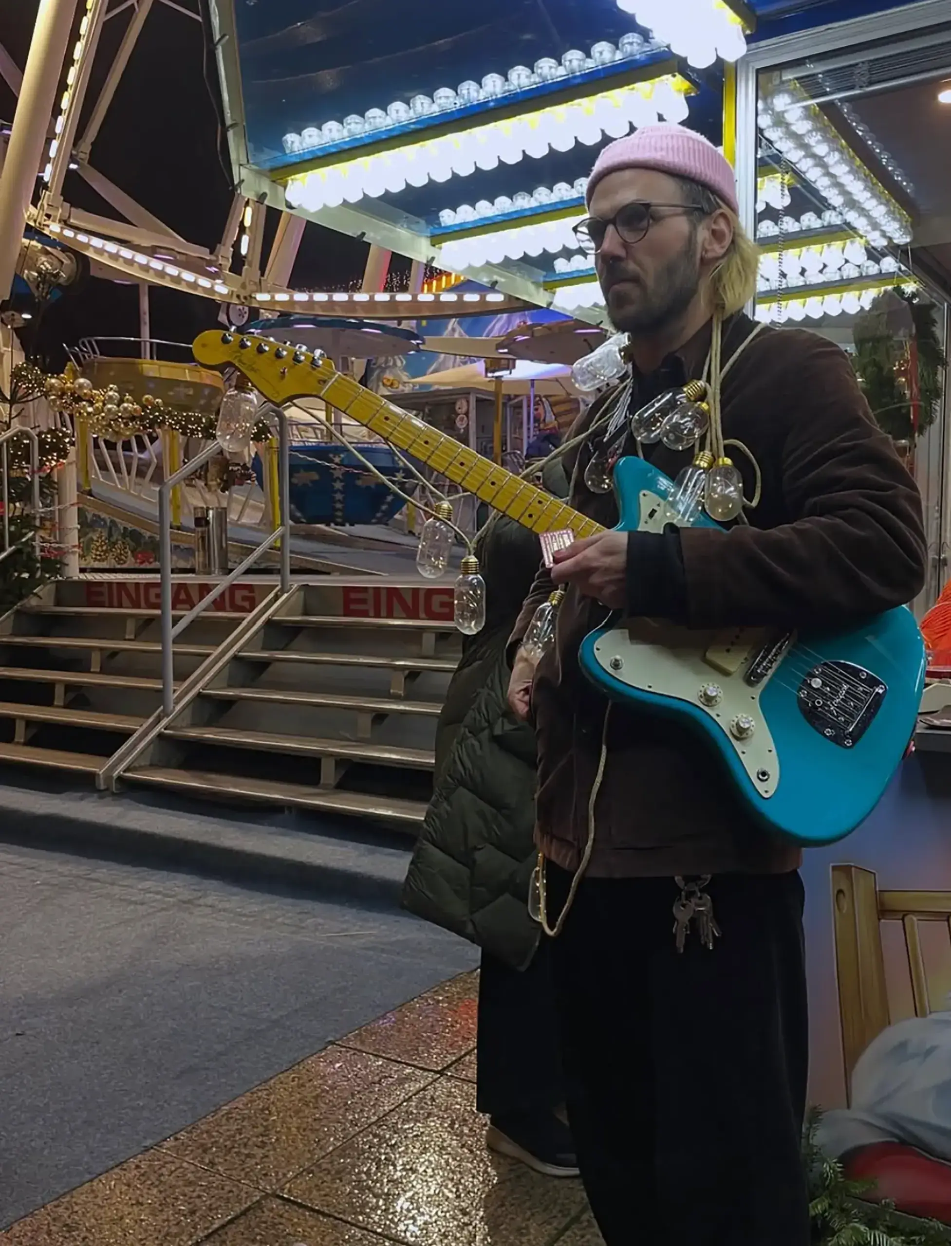 Egisson präsentiert sein neues Album in der stimmungsvollen Kofferfabrik in Fürth. Foto: Egisson