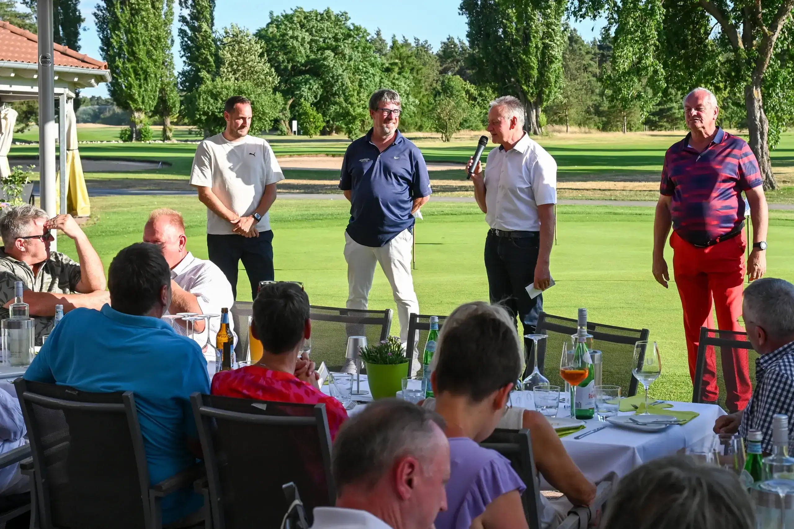 Hobby-Golfer beim BFK Charity Golf-Cup 2025 auf dem Platz des Golfclub Fürth. Foto: Sportfoto Zink