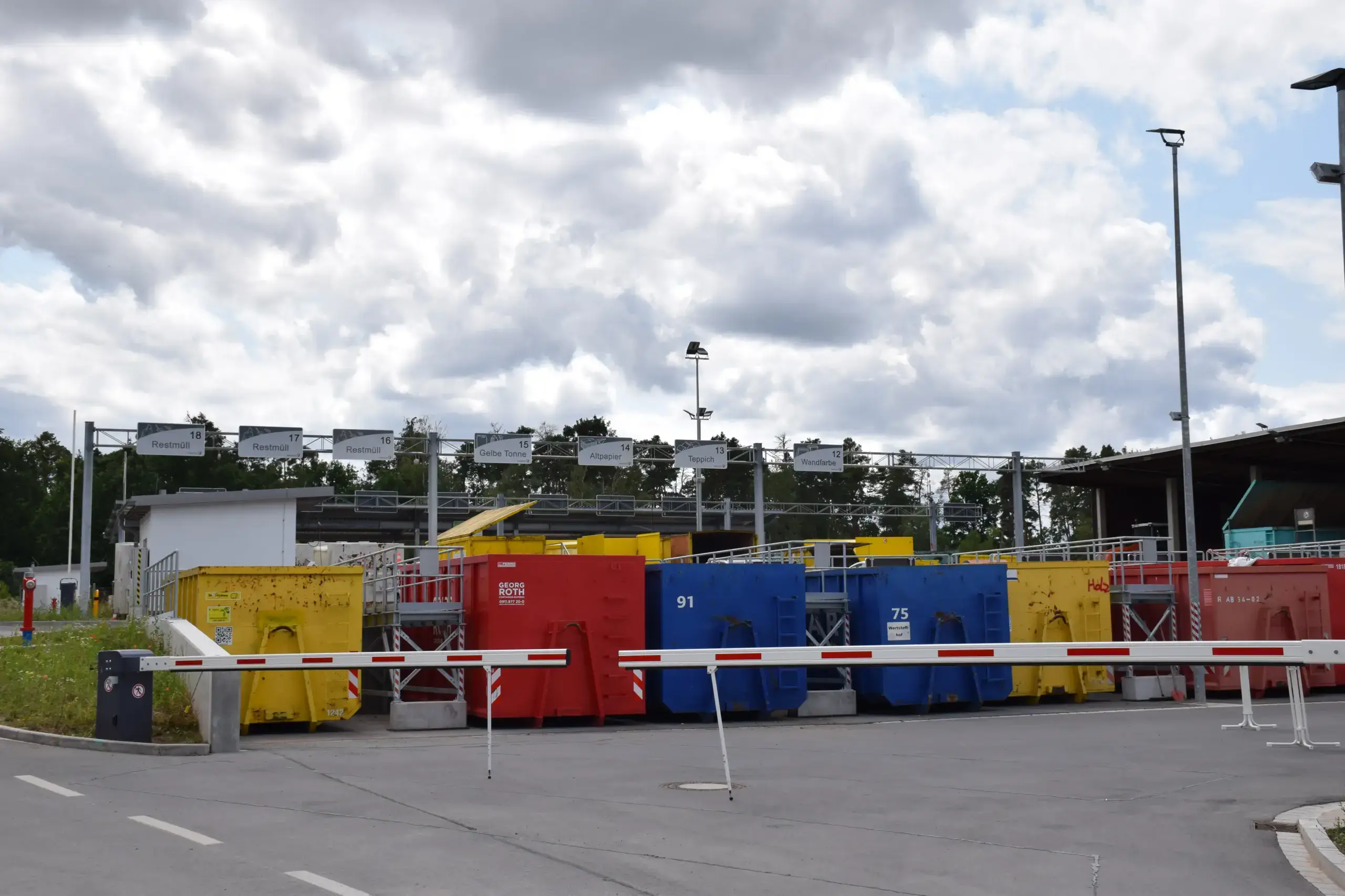 Die Wertstoffhöfe im Landkreis Fürth haben am 15. September geänderte Öffnungszeiten. Foto: Roland Beck