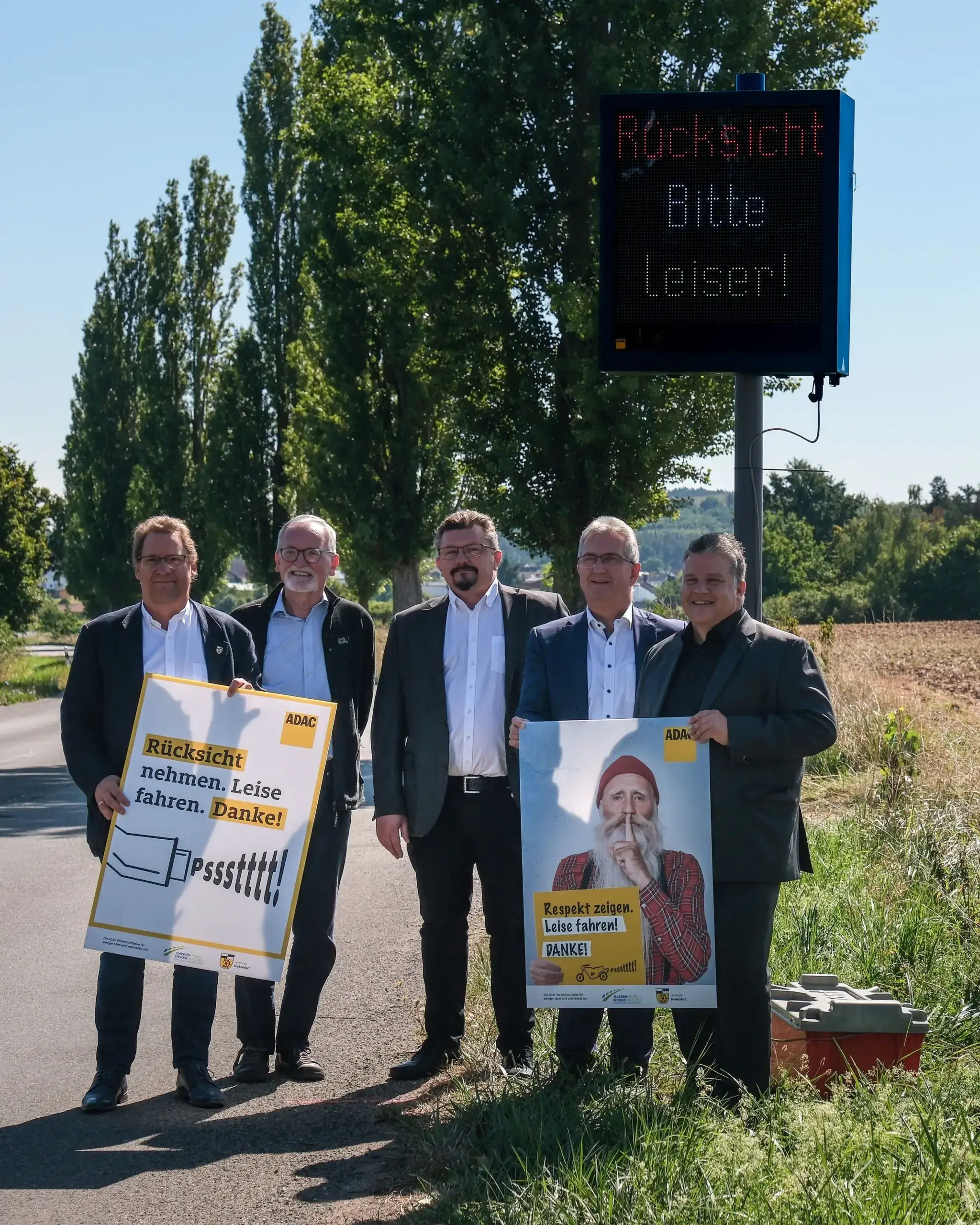 ADAC-Lärmdisplay in Seukendorf: Messung von Fahrzeuglärm und direktes Feedback an Fahrende.
